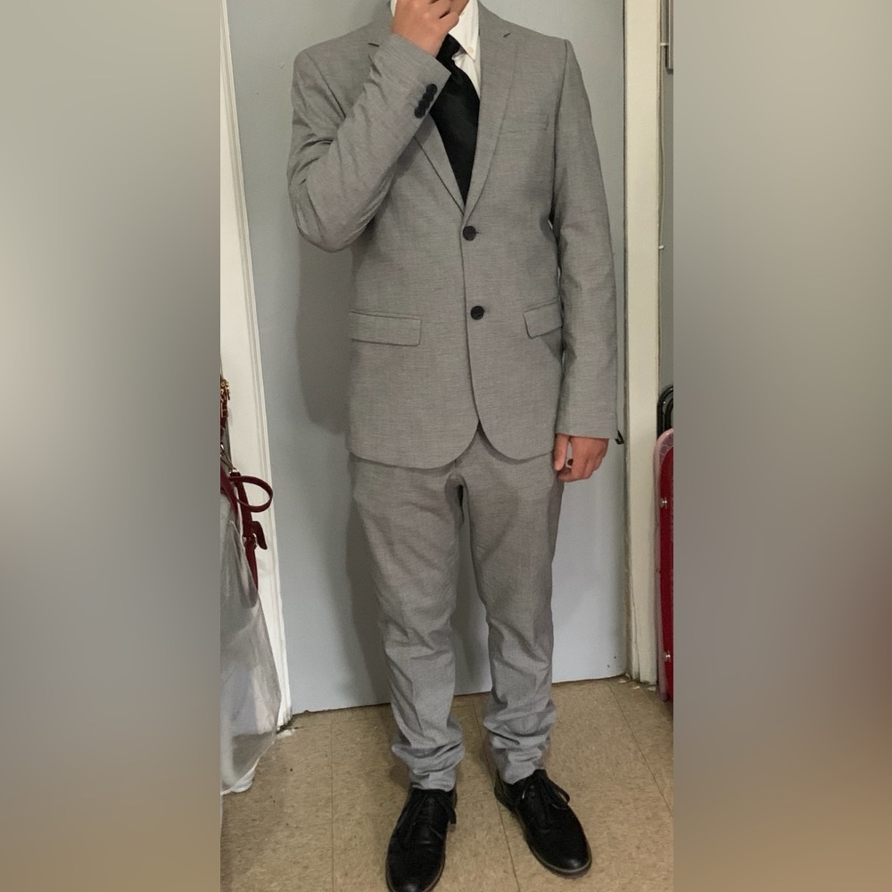 H & M Men’s two piece slim fit suit in Gray - Excellent condition